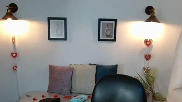 Juliana  lx online show from February 2026 02:17:01 PM