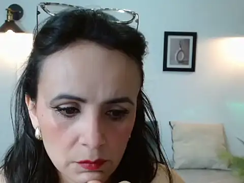 Juliana  lx online show from January 2026 01:15:01 PM