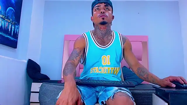 Hot Latino x online show from February 2026 12:37:01 PM