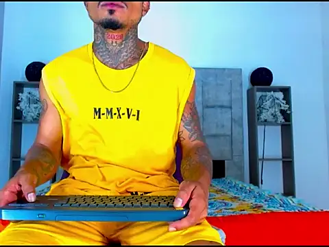 Hot Latino x online show from February 2026 12:37:01 PM