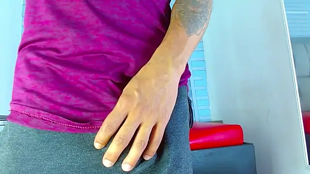 Hot Latino x online show from March 2026 12:44:02 PM