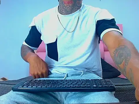 Hot Latino x online show from February 2026 12:50:02 PM