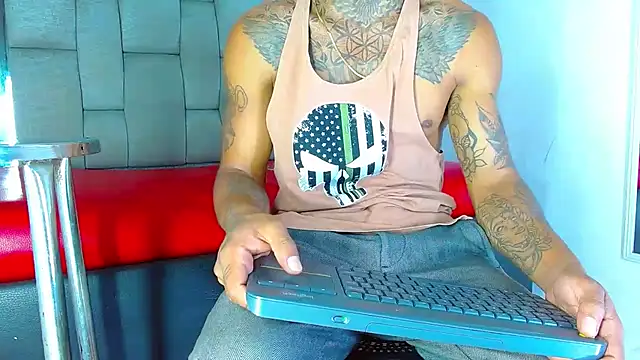 Hot Latino x online show from March 2026 07:15:01 PM