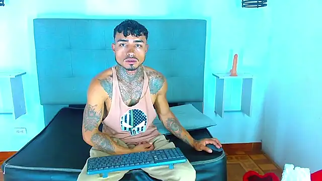 Hot Latino x online show from January 2026 12:12:01 PM