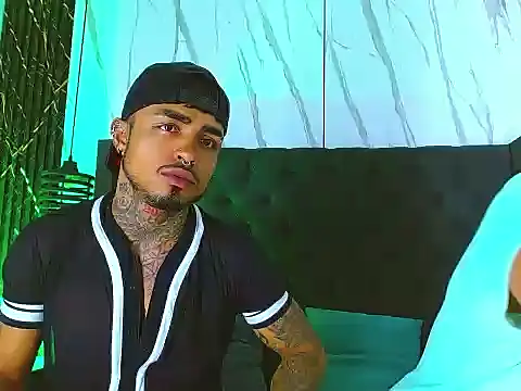 Snapshot of Hot_Latino_x chatting on November 2025 01:00:02 PM Hot Latino x online show from November 2025 01:00:02 PM