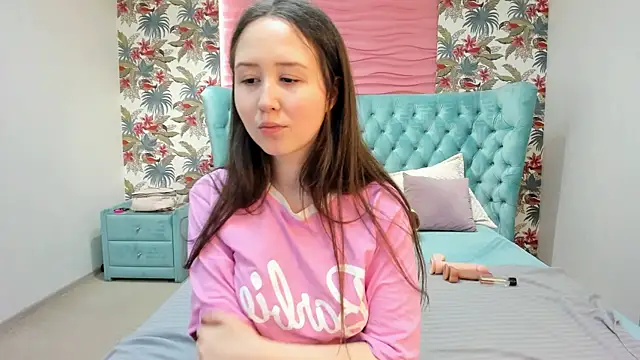 MonicaSway online show from December 2025 04:05:02 PM