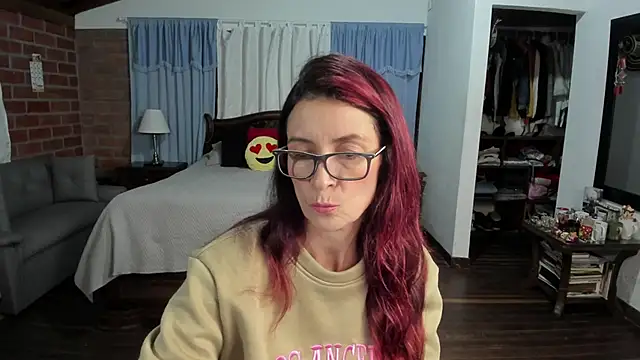 Charlotte-Willson online show from November 2025 01:05:01 AM