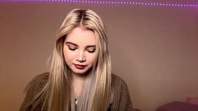 KarissaBoisse online show from November 2025 05:35:01 PM