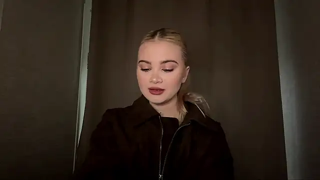 KarissaBoisse online show from December 2025 01:05:02 PM