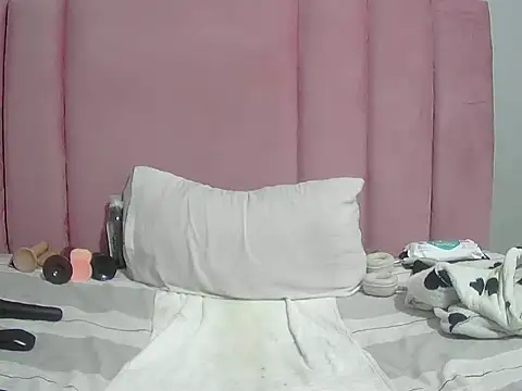 Cherrydollx online show from April 2026 09:32:02 PM