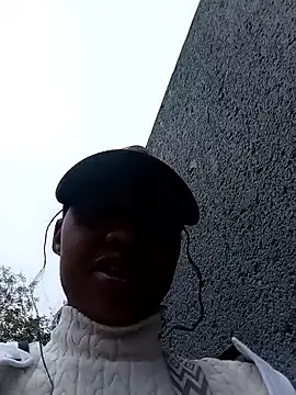 Sweethoneypot25 online show from April 2026 02:24:01 PM