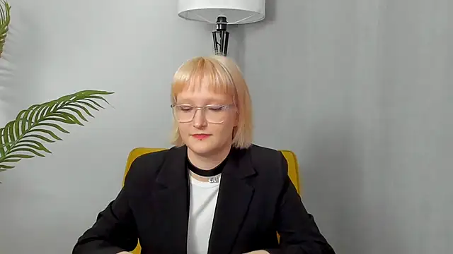 OrphaPerkins online show from November 2025 07:07:01 AM