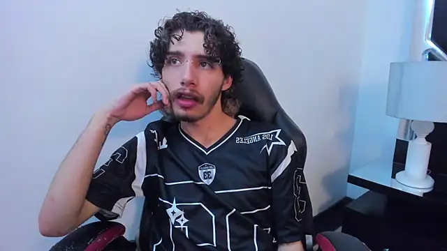 Snapshot of JojoBraando chatting on April 2026 12:23:01 AM JojoBraando online show from April 2026 12:23:01 AM