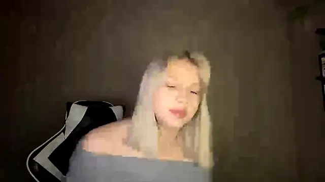 Snapshot of RosarioOler chatting on November 2025 04:11:02 AM RosarioOler online show from November 2025 04:11:02 AM