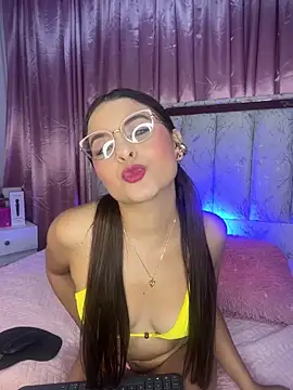 luna-fire online show from March 2026 03:35:02 AM