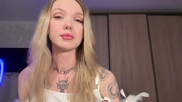 Amelly 04Sun online show from November 2025 06:08:02 PM