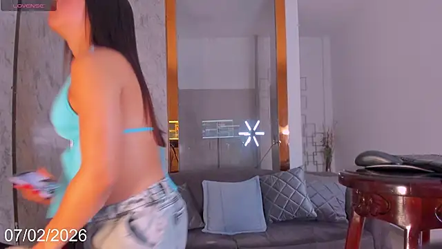 MafeArias23 online show from February 2026 01:08:01 PM