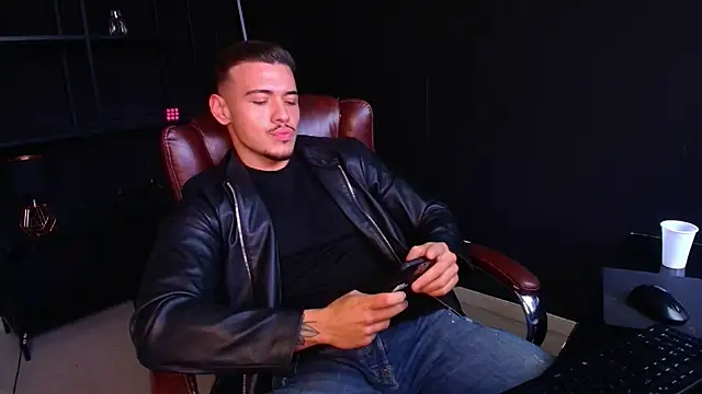 ElijahThorne online show from February 2026 12:15:02 PM