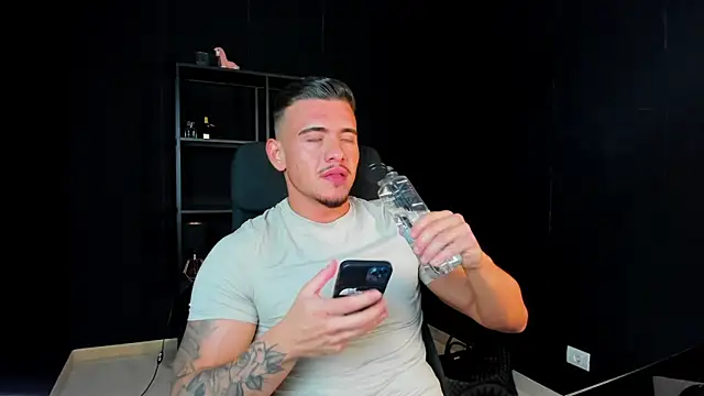 ElijahThorne online show from April 2026 09:11:01 AM