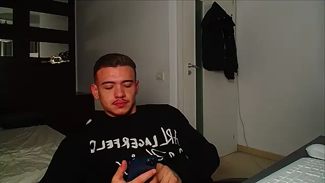 ElijahThorne online show from December 2025 06:03:01 AM