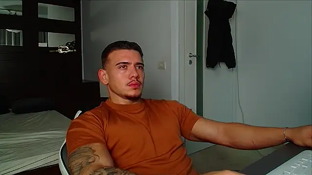 ElijahThorne online show from December 2025 05:53:02 AM