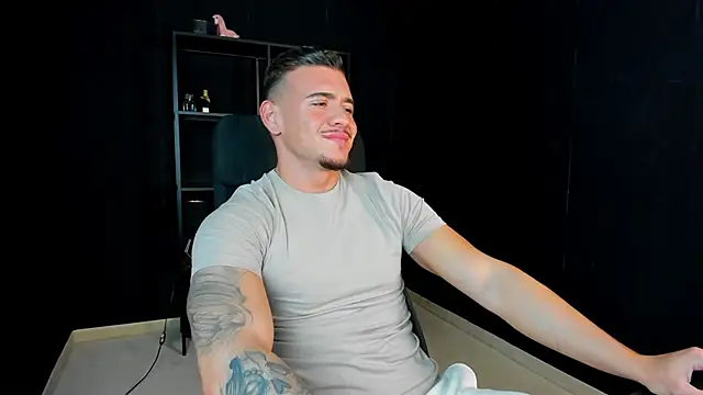 ElijahThorne online show from April 2026 06:41:01 AM