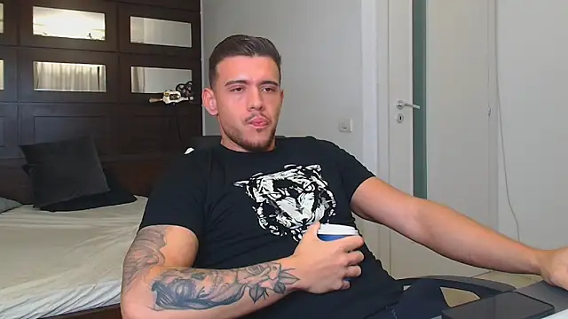 ElijahThorne online show from January 2026 05:11:02 AM