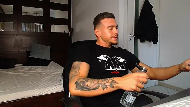 ElijahThorne online show from February 2026 10:15:02 AM