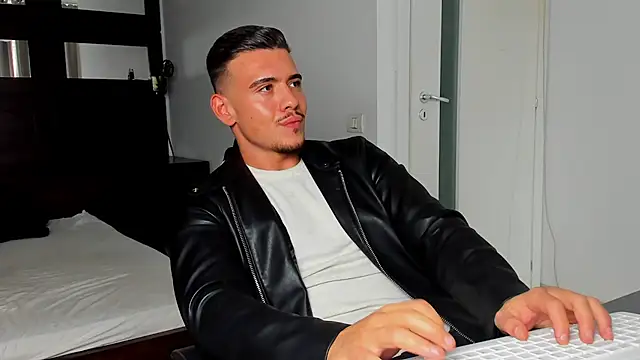 ElijahThorne online show from March 2026 07:39:01 AM