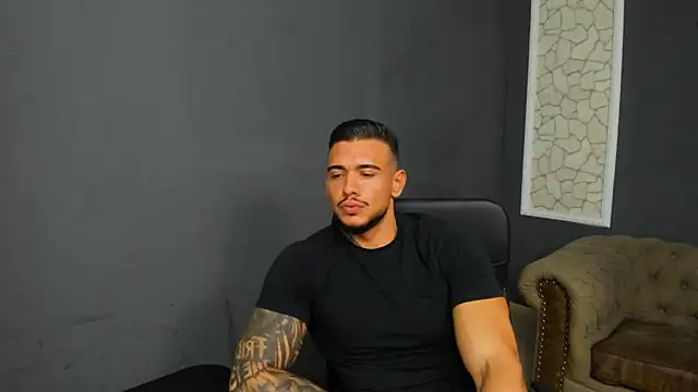 Snapshot of ElijahThorne chatting on July 2026 05:14:01 AM ElijahThorne online show from July 2026 05:14:01 AM