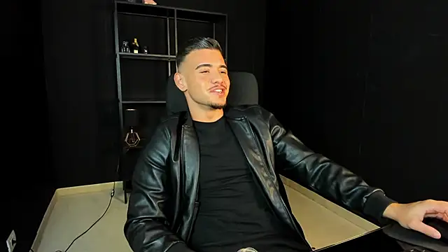 ElijahThorne online show from April 2026 06:58:02 AM