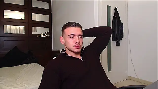 ElijahThorne online show from November 2025 05:39:01 AM