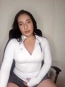 kira-stormm online show from March 2026 10:11:01 PM