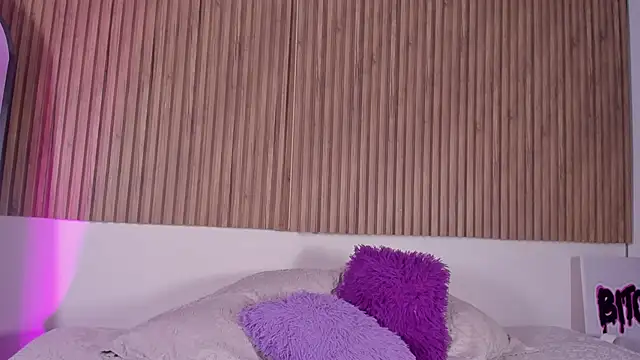 Hayley-Fox online show from November 2025 02:45:02 AM