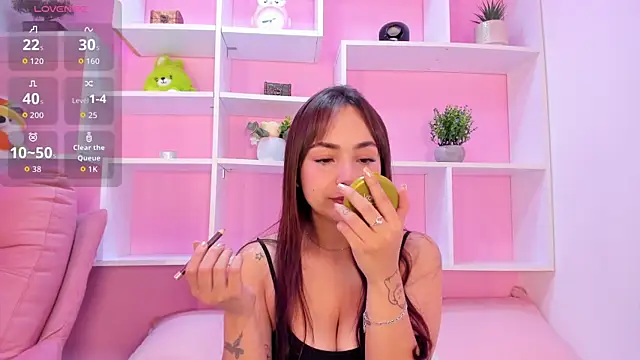 kittyMelvis online show from November 2025 11:43:02 AM