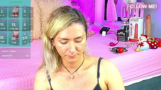 Lunitaa Diva online show from December 2025 04:08:01 PM