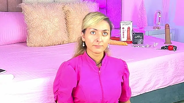 Lunitaa Diva online show from December 2025 01:37:02 PM