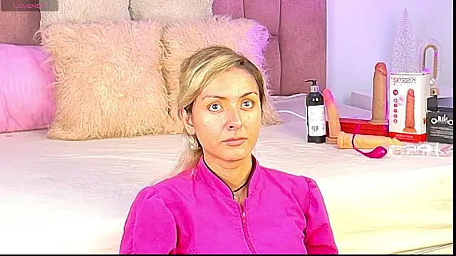 Lunitaa Diva online show from December 2025 01:10:02 PM