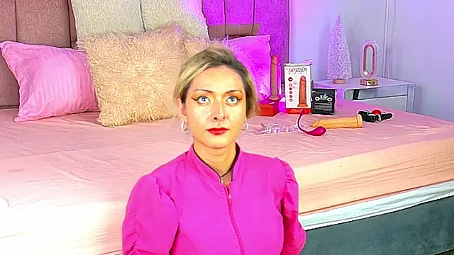 Lunitaa Diva online show from December 2025 03:03:01 PM