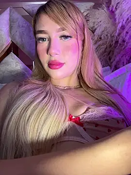 valeryfox   online show from December 2025 10:35:02 PM