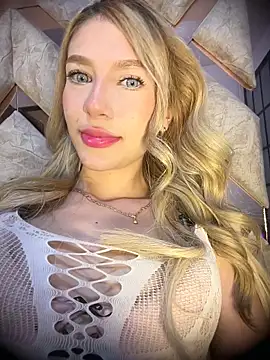 valeryfox   online show from May 2026 12:20:02 AM
