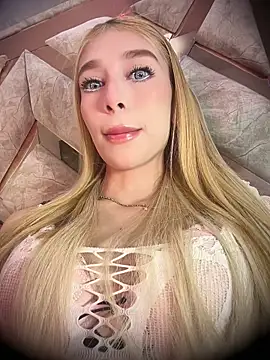valeryfox   online show from April 2026 01:42:02 AM