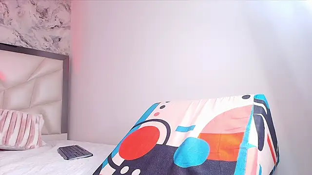 lili jhonson online show from December 2025 12:15:02 PM