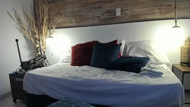 lathiffa online show from November 2025 05:52:01 AM