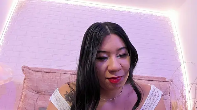 lunaa hart online show from May 2026 12:04:01 AM
