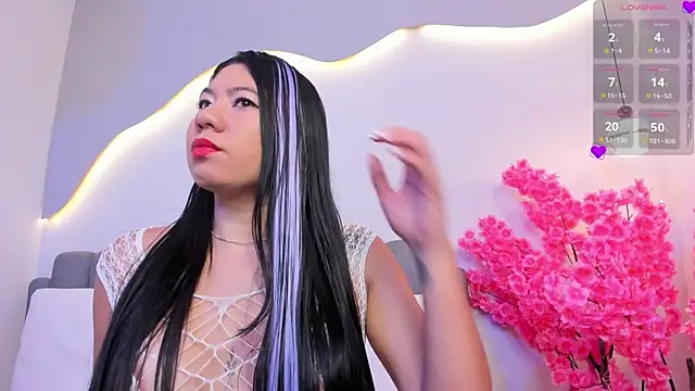 lunaa hart online show from April 2026 08:32:02 PM