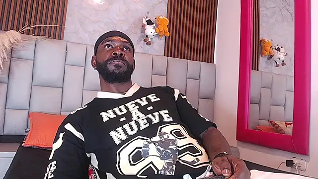 BlackEmperador online show from December 2025 04:50:02 AM