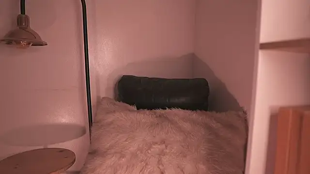 Mackenzie Lia online show from December 2025 08:03:01 PM