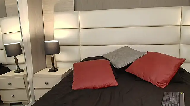 SkalerthFoxx online show from April 2026 01:27:01 PM