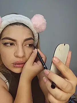 mila curvy online show from December 2025 05:35:02 AM